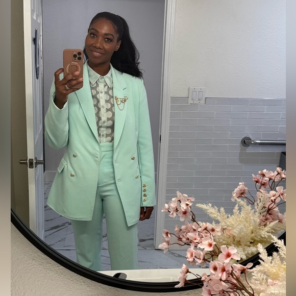 Meet your Posher, Maya - Picture 2 of 4